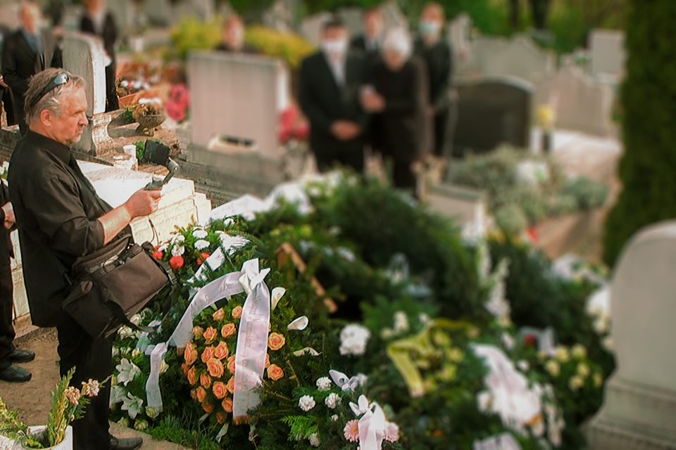 Online temetés közvetítés?
