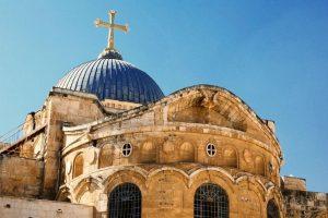 Feltárják és renoválják a Szent Sír-templom padlózatát Jeruzsálemben
